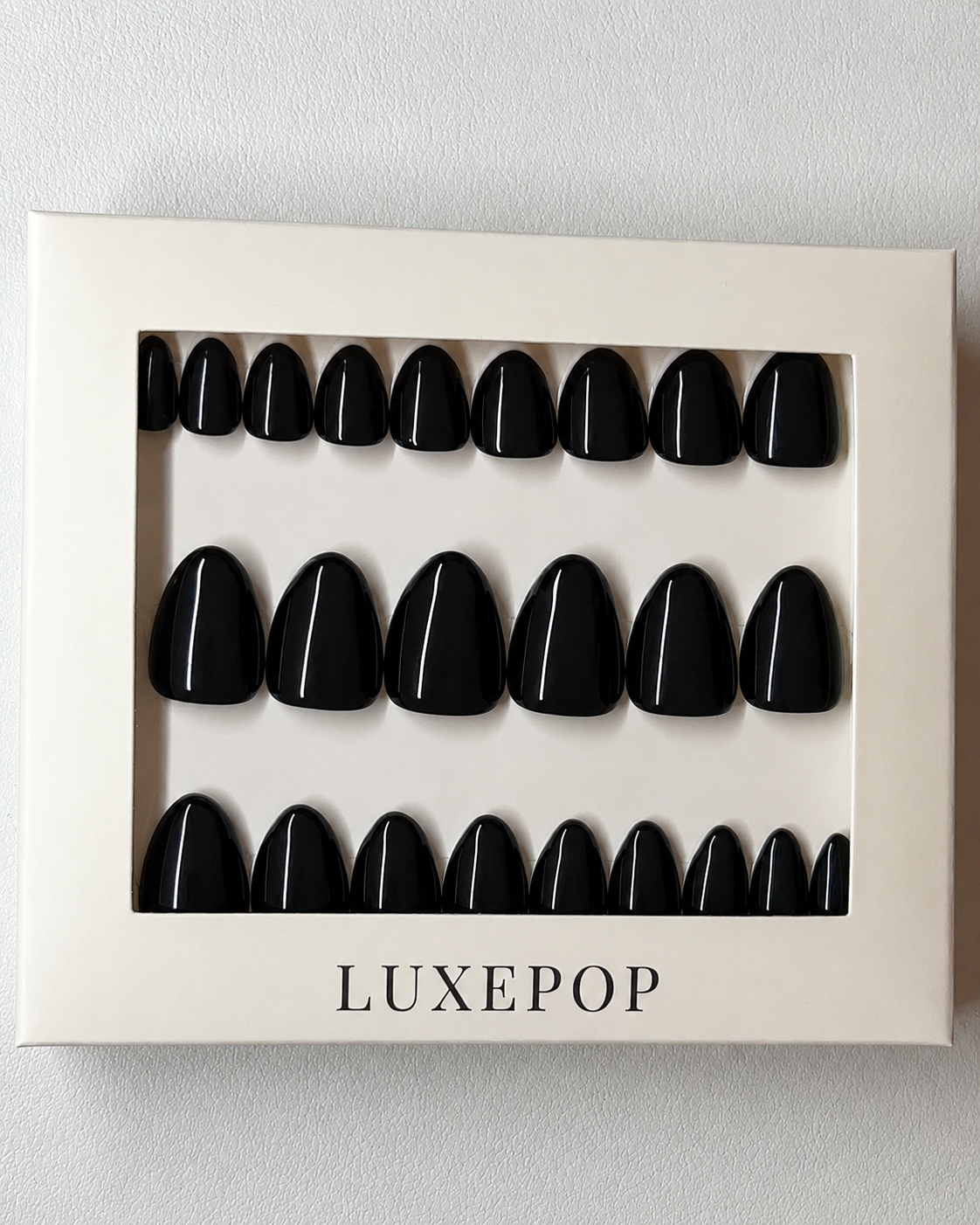 Noir — XS Almond Press-On Nails