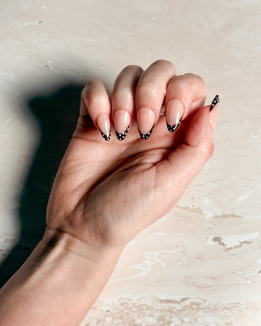 Midnight Kiss — Almond Press-On Nails