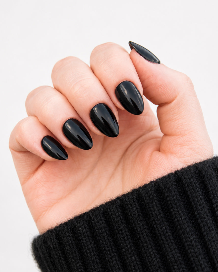 Noir — XS Almond Press-On Nails